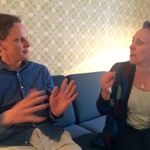 Børnebørnene Andreas og Anja deler minder om farmor Pia.
